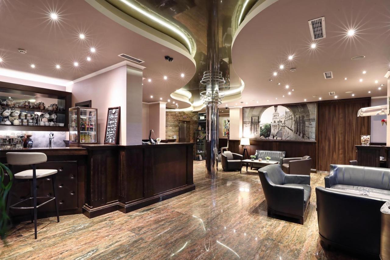 Budapest - Free Parking 3*